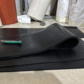 Cat tam cao su chiu dau