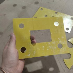 Cắt tấm phíp vàng dày 3mm bằng máy CNC