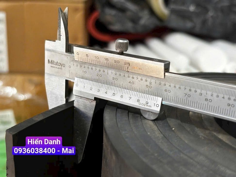 Tấm cao su EPDM dày 6mm. Dùng làm gioăng vòng đệm cao su